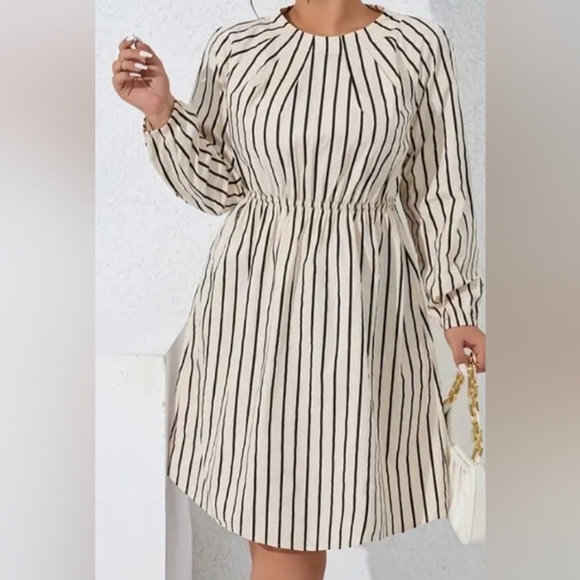 SHEIN CURVE 2XL SHORT DRESS LONG SLEEVES BEIGE WITH BLACK STRIPES - Picture 3 of 16